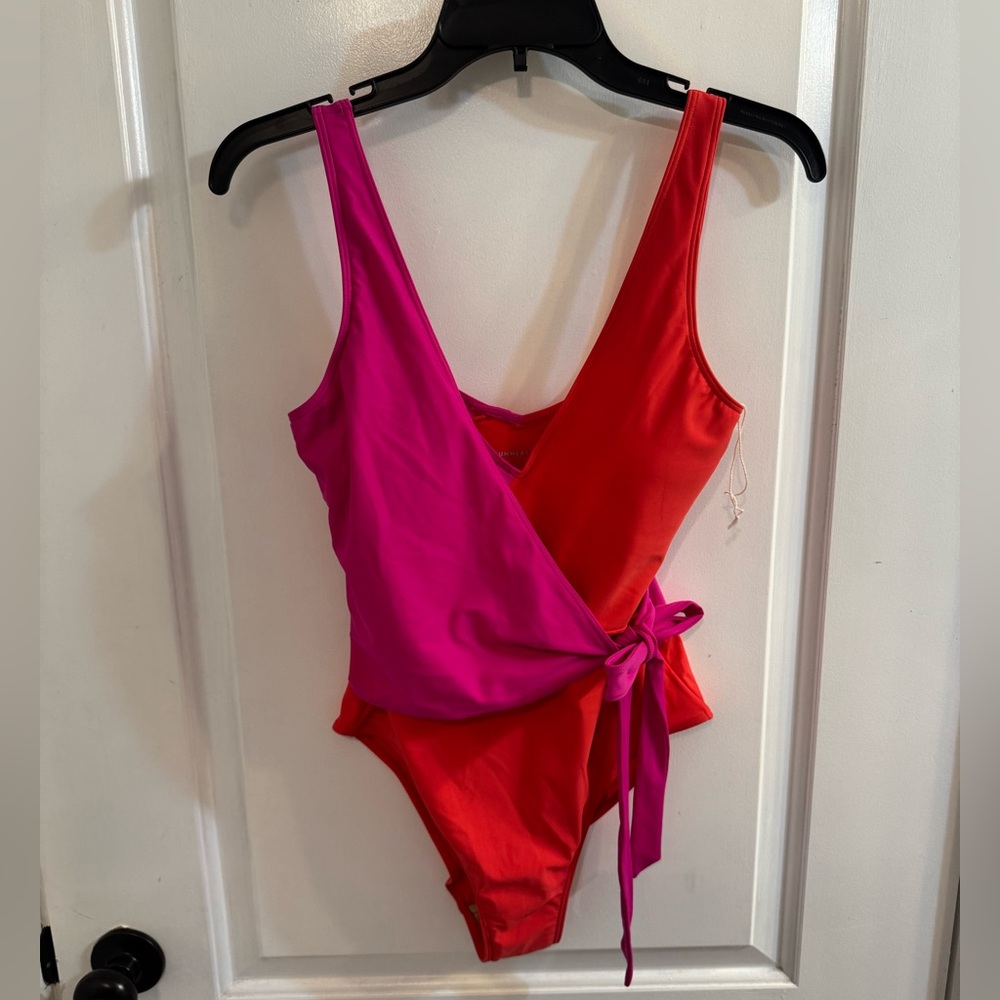 Summersalt The Perfect Wrap One-Piece Swimsuit Hibiscus & Grapefruit Colorblock